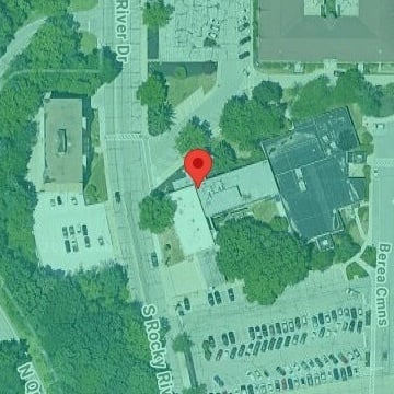 The same lookup on satellite imagery, with the pin on the Berea Municipal Court roof